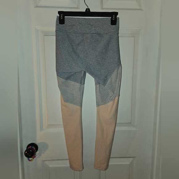 Outdoor Voices Small Blue Pink Ankle Leggings - Picture 5 of 9